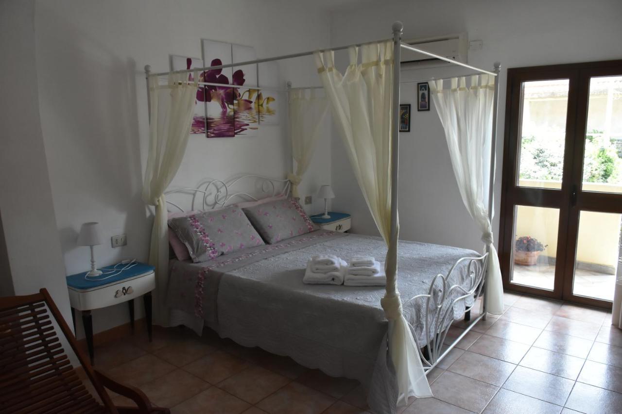 Bed And Breakfast Le Petunie Bari Sardo Zewnętrze zdjęcie